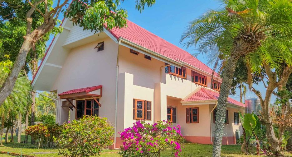 Casa en venta de 5 habitaciones en San Sai, Chiang Mai
