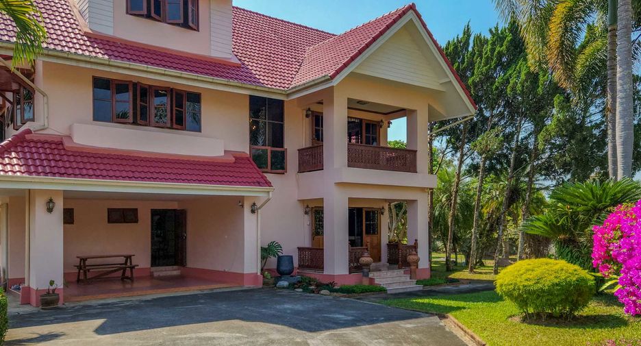 Casa en venta de 5 habitaciones en San Sai, Chiang Mai
