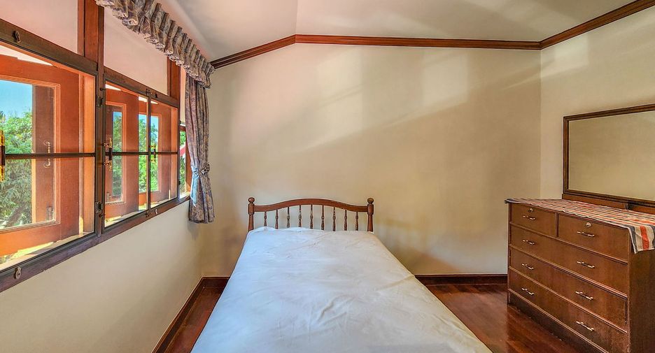 Casa en venta de 5 habitaciones en San Sai, Chiang Mai