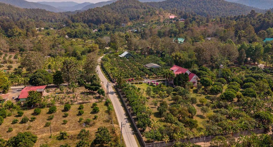Casa en venta de 5 habitaciones en San Sai, Chiang Mai