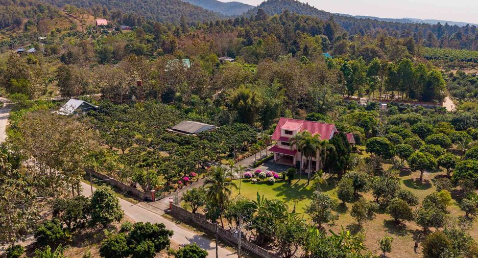 Casa en venta de 5 habitaciones en San Sai, Chiang Mai
