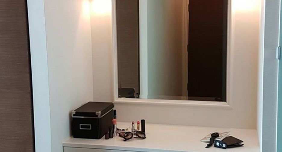 For rent 2 bedrooms condo in Sathon, Bangkok