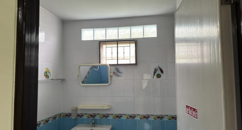 Haus zum Kauf mit 5 Zimmer in Si Racha, Chonburi