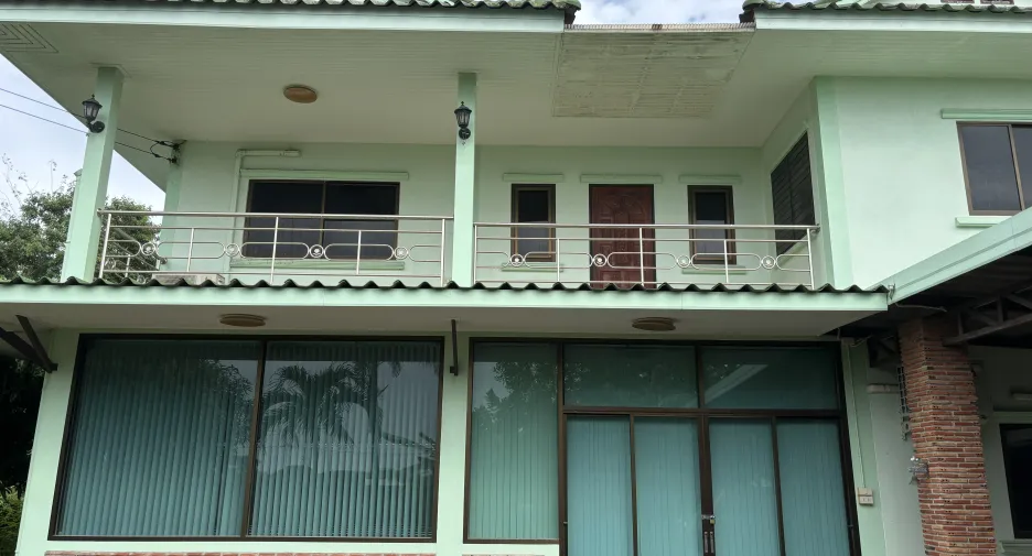 Haus zum Kauf mit 5 Zimmer in Si Racha, Chonburi