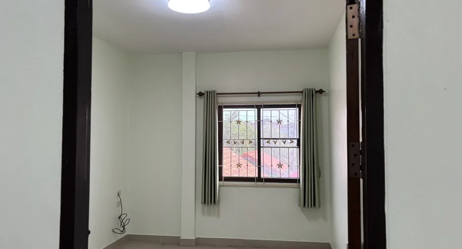 Haus zum Kauf mit 5 Zimmer in Si Racha, Chonburi
