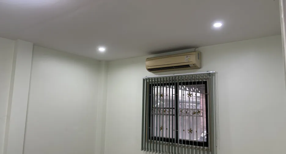 Haus zum Kauf mit 5 Zimmer in Si Racha, Chonburi