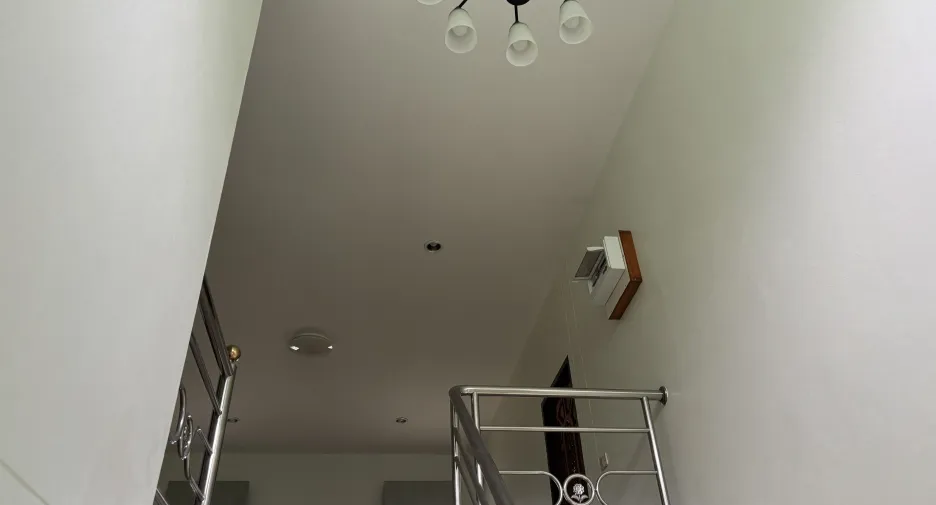 Haus zum Kauf mit 5 Zimmer in Si Racha, Chonburi
