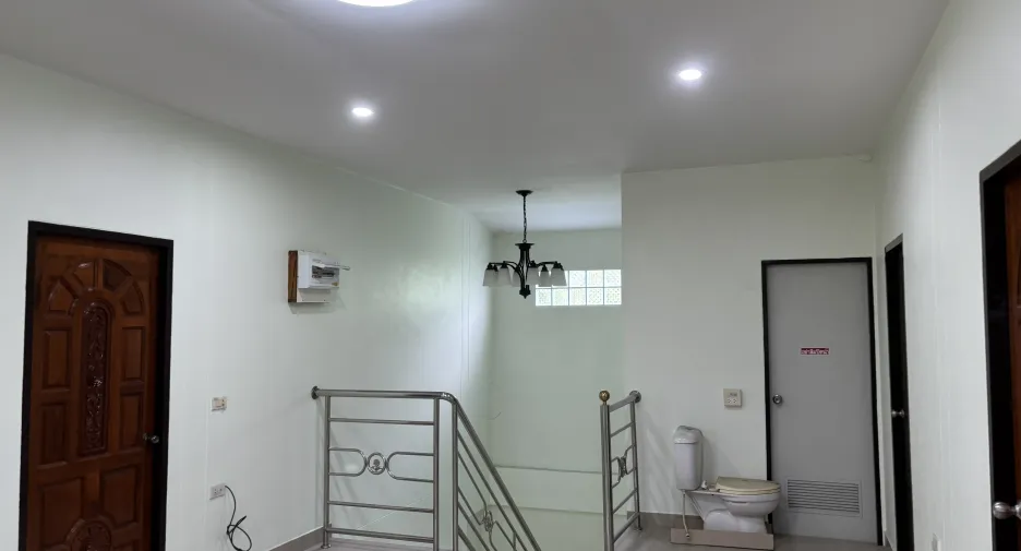 Haus zum Kauf mit 5 Zimmer in Si Racha, Chonburi