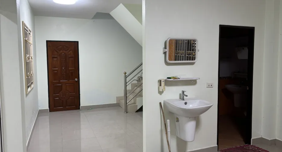 Haus zum Kauf mit 5 Zimmer in Si Racha, Chonburi