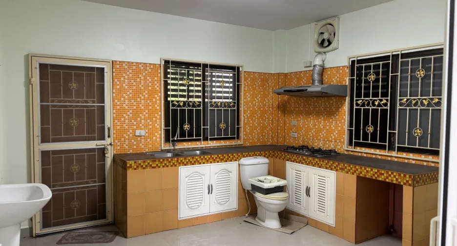 Haus zum Kauf mit 5 Zimmer in Si Racha, Chonburi