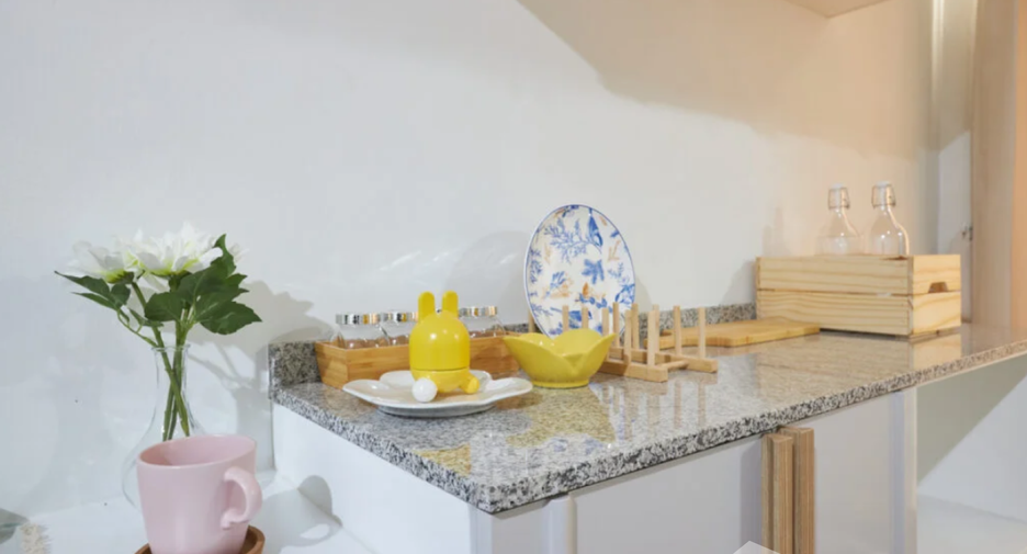 For sale 1 bed condo in Si Racha, Chonburi