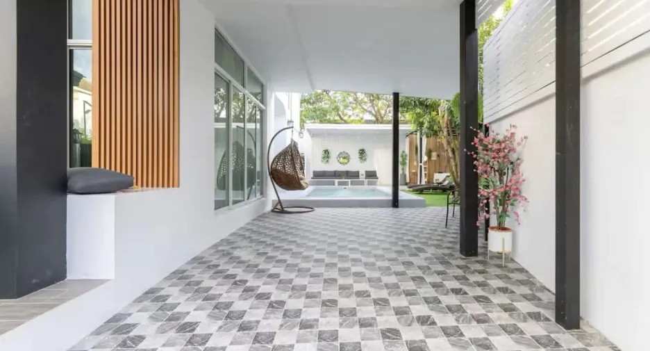 For rent 5 bedrooms house in Mueang Chiang Mai, Chiang Mai