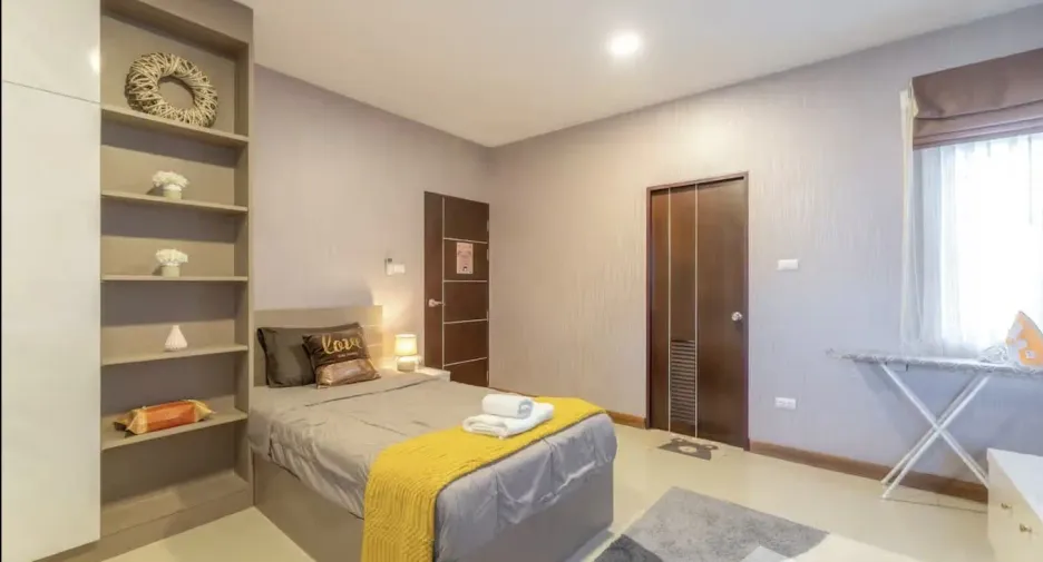For rent 5 bedrooms house in Mueang Chiang Mai, Chiang Mai