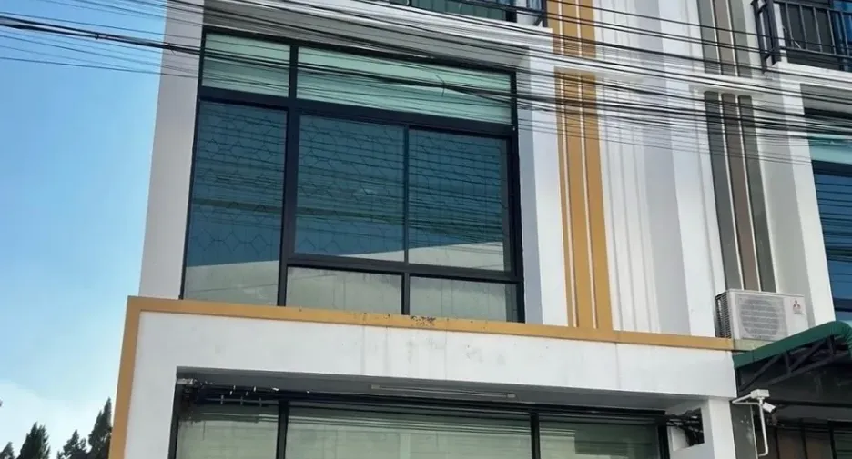Local comercial en alquiler de 2 habitaciones en San Sai, Chiang Mai