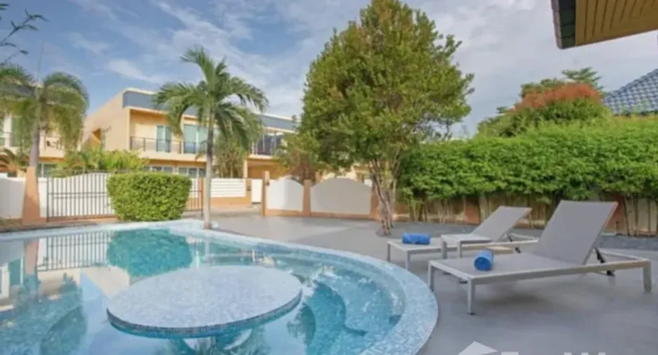 For sale 3 bedrooms villa in Mueang Phuket, Phuket