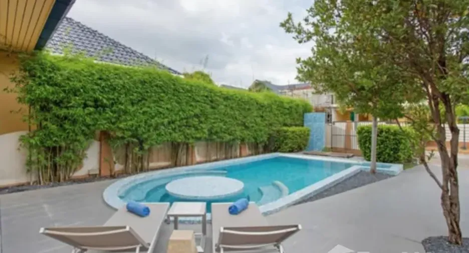 For sale 3 bedrooms villa in Mueang Phuket, Phuket