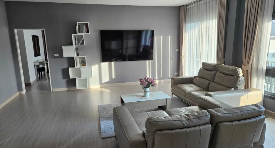 For sale and for rent 4 bedrooms house in Thalang, Phuket