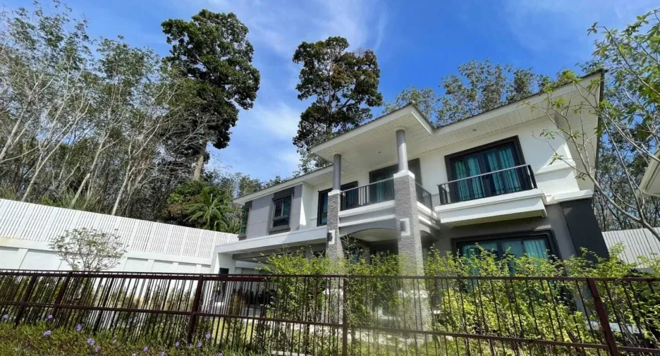 For sale and for rent 4 bedrooms house in Thalang, Phuket