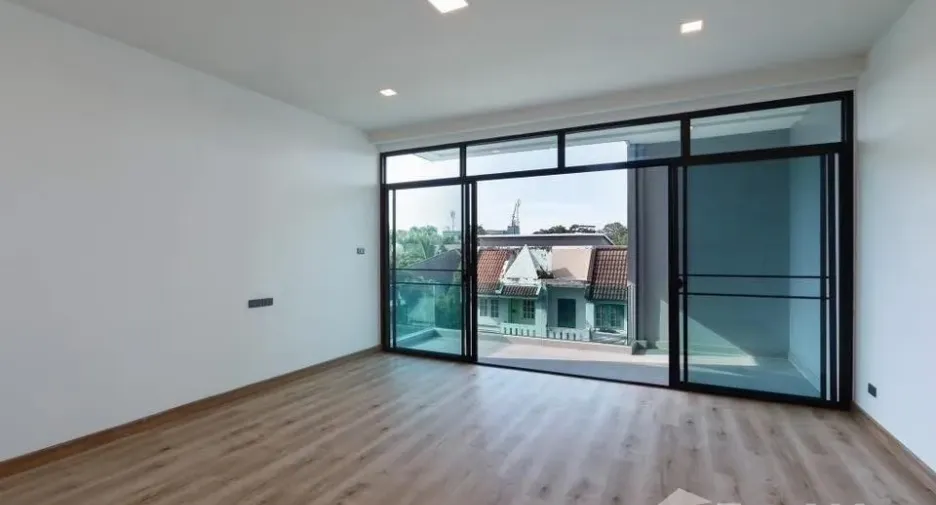 Продажа и аренда 3 спальни таунхаус в Mueang Chiang Mai, Чианг Маи
