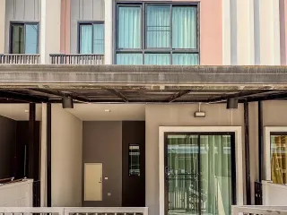 For sale 2 bedrooms townhouse in Lat Krabang, Bangkok