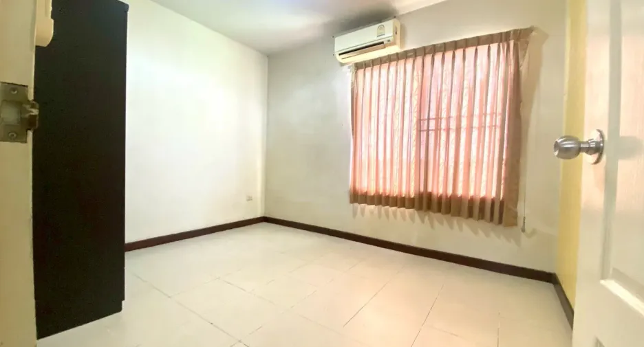 For sale 3 ベッドルーム townhouse in Prawet, Bangkok