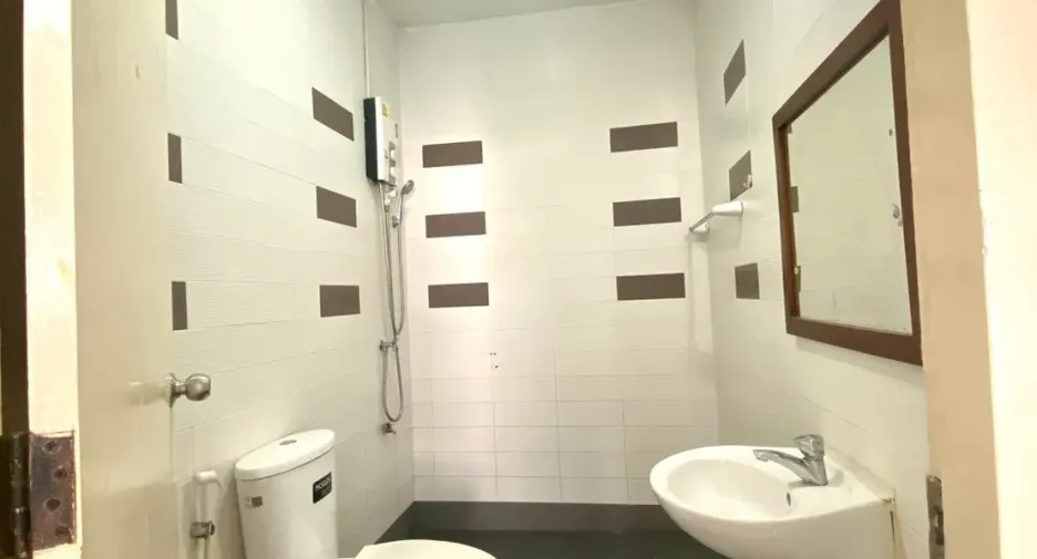 For sale 3 ベッドルーム townhouse in Prawet, Bangkok