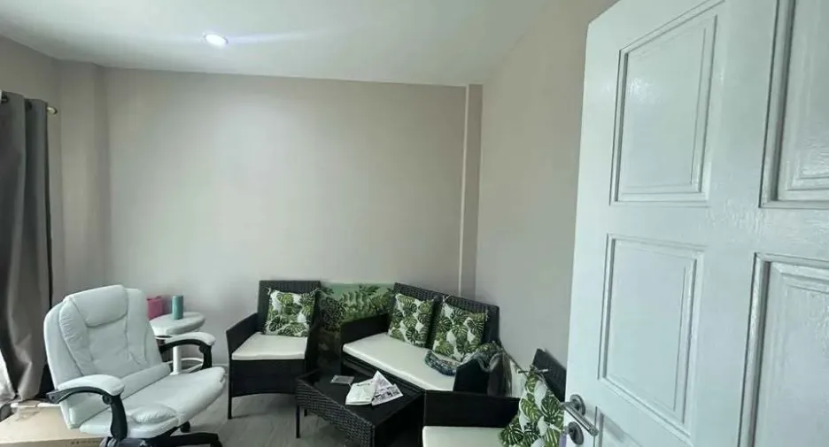 Reihenhaus zur Miete mit 3 Zimmer in Phasi Charoen, Bangkok