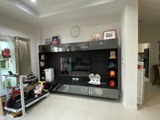 For sale 5 bedrooms house in Mueang Samut Prakan, Samut Prakan