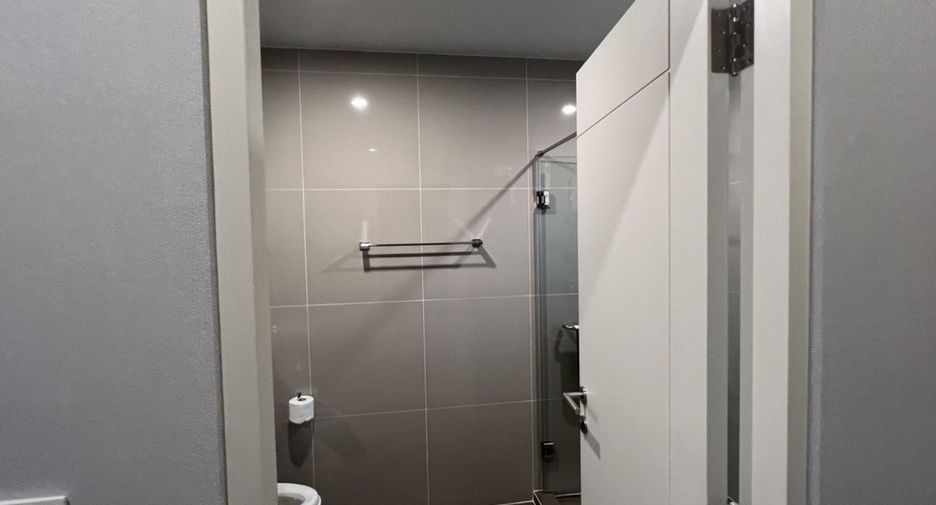 Casa en venta y en alquiler de 4 habitaciones en Prawet, Bangkok