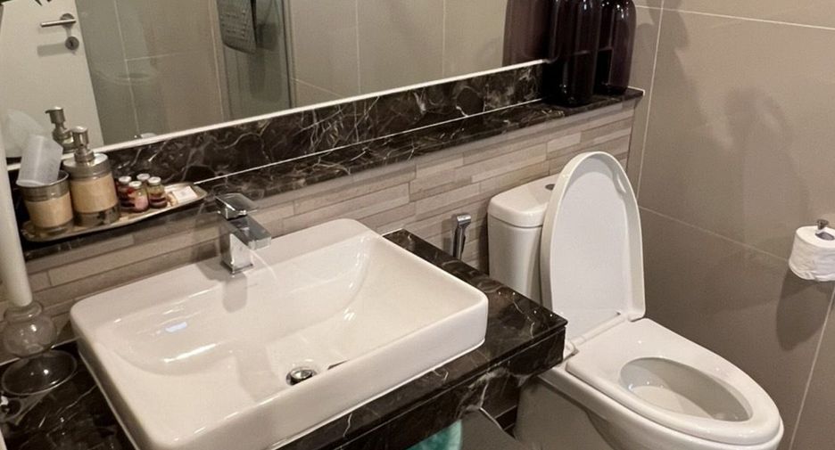 Casa en venta y en alquiler de 4 habitaciones en Prawet, Bangkok