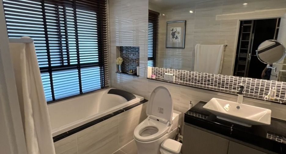 Casa en venta y en alquiler de 4 habitaciones en Prawet, Bangkok