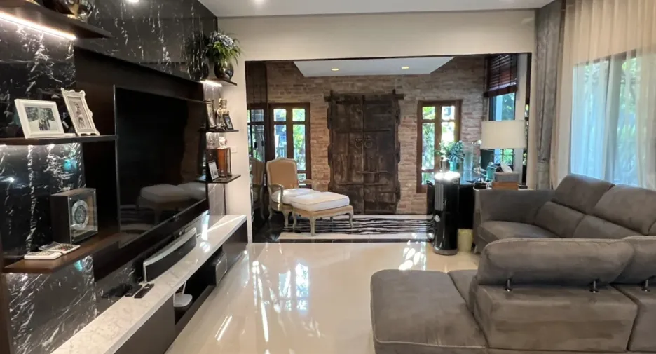Casa en venta y en alquiler de 4 habitaciones en Prawet, Bangkok