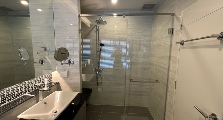 Casa en venta y en alquiler de 4 habitaciones en Prawet, Bangkok