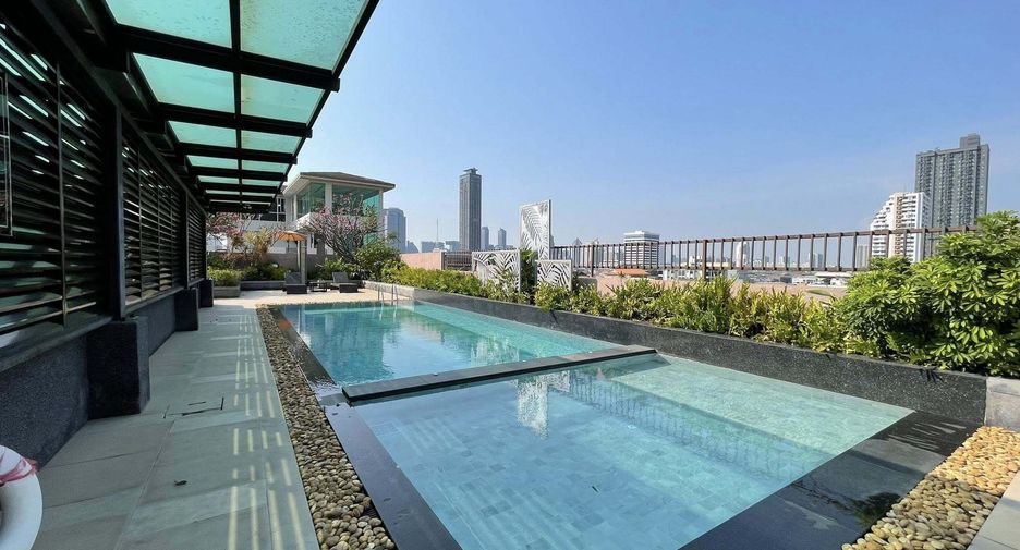 For rent 2 bedrooms condo in Watthana, Bangkok