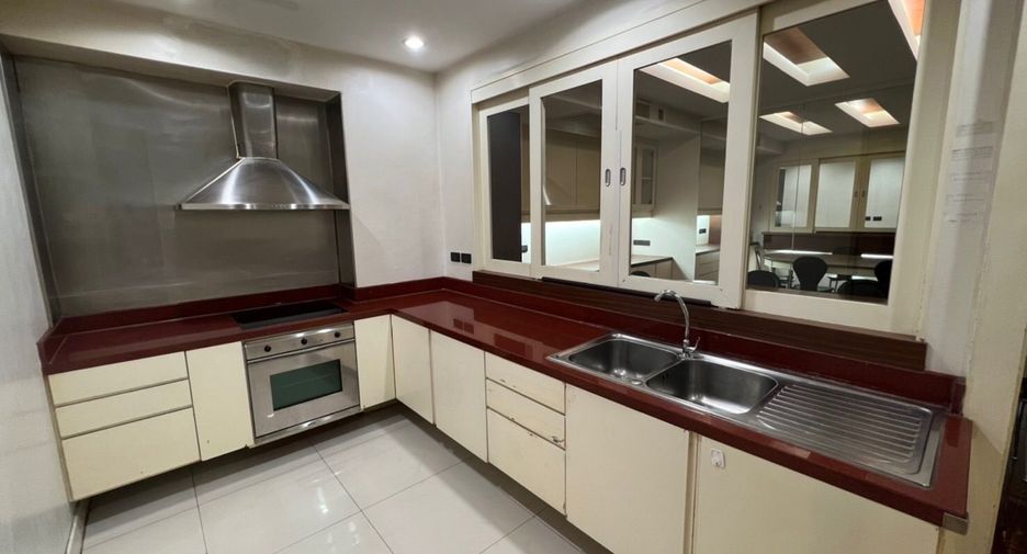 For sale and for rent 4 bedrooms condo in Khlong Toei, Bangkok