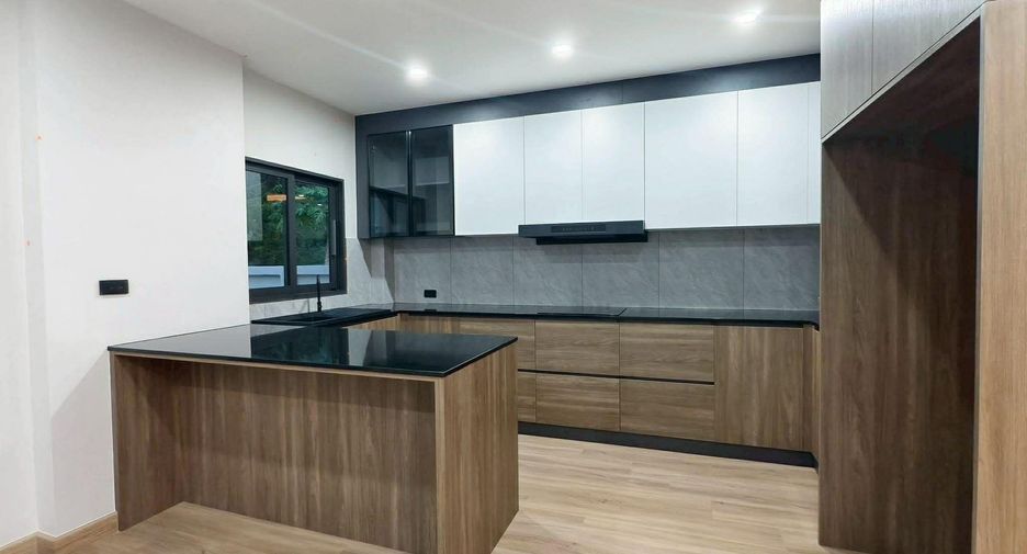 For sale 3 bedrooms villa in Thalang, Phuket