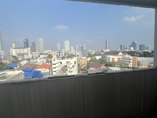 For sale studio condo in Phra Khanong, Bangkok