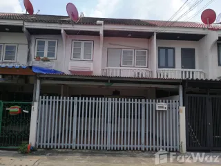 For sale 2 bedrooms townhouse in Wang Thonglang, Bangkok