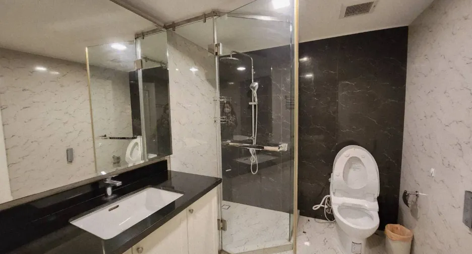 For rent 1 bed condo in Bang Rak, Bangkok