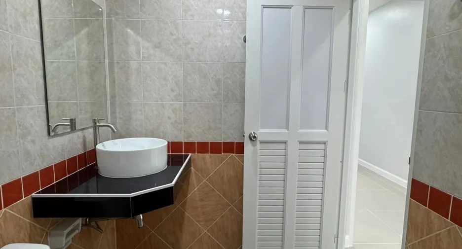 For sale 2 bedrooms townhouse in Mueang Phuket, Phuket
