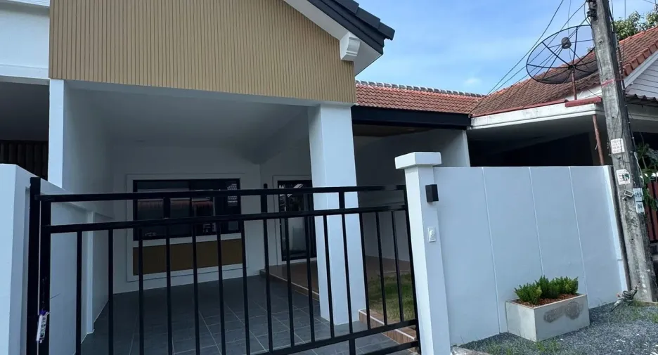 For sale 2 bedrooms townhouse in Mueang Phuket, Phuket