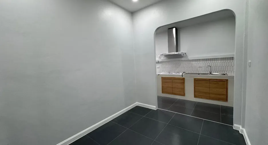 For sale 2 bedrooms townhouse in Mueang Phuket, Phuket