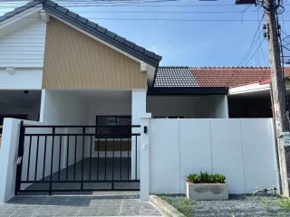 For sale 2 bedrooms townhouse in Mueang Phuket, Phuket
