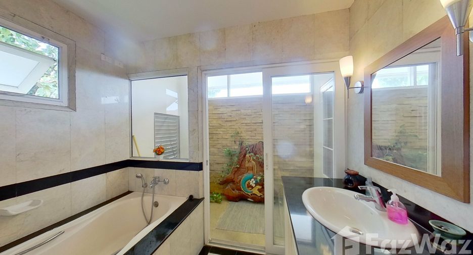 Casa en venta de 4 habitaciones en Hang Dong, Chiang Mai