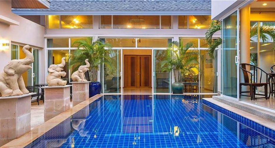 For rent 5 bedrooms villa in Mueang Phuket, Phuket