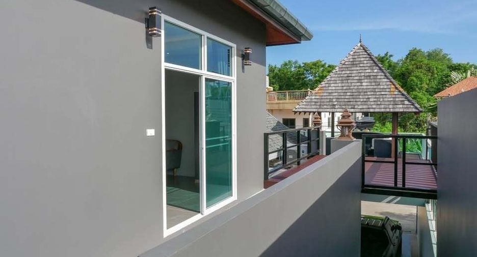 For rent 5 bedrooms villa in Mueang Phuket, Phuket