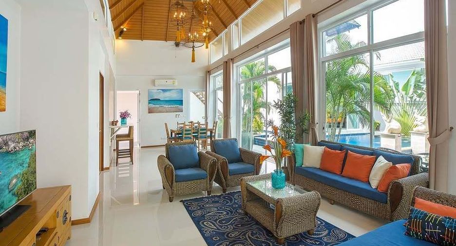 For rent 5 bedrooms villa in Mueang Phuket, Phuket