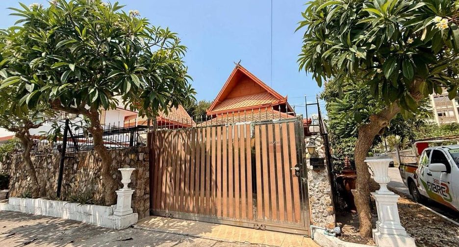 For rent and for sale 3 bedrooms house in Bang Lamung, Chonburi