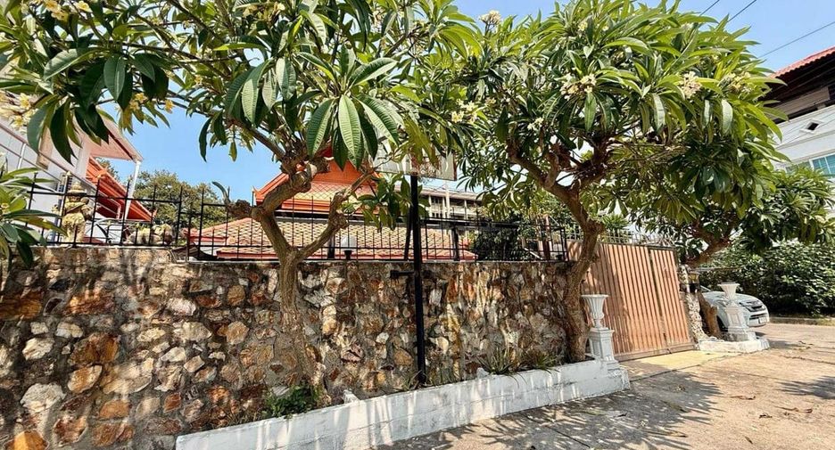 For rent and for sale 3 bedrooms house in Bang Lamung, Chonburi