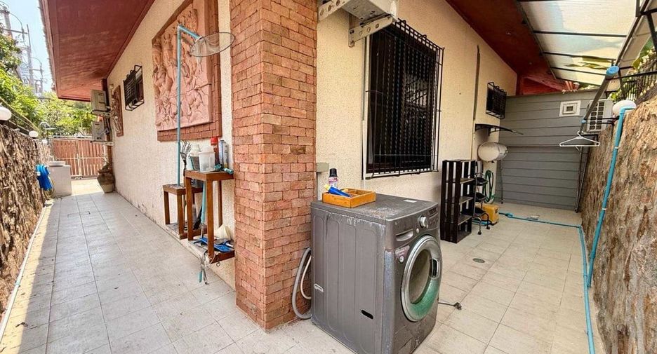 For rent and for sale 3 bedrooms house in Bang Lamung, Chonburi